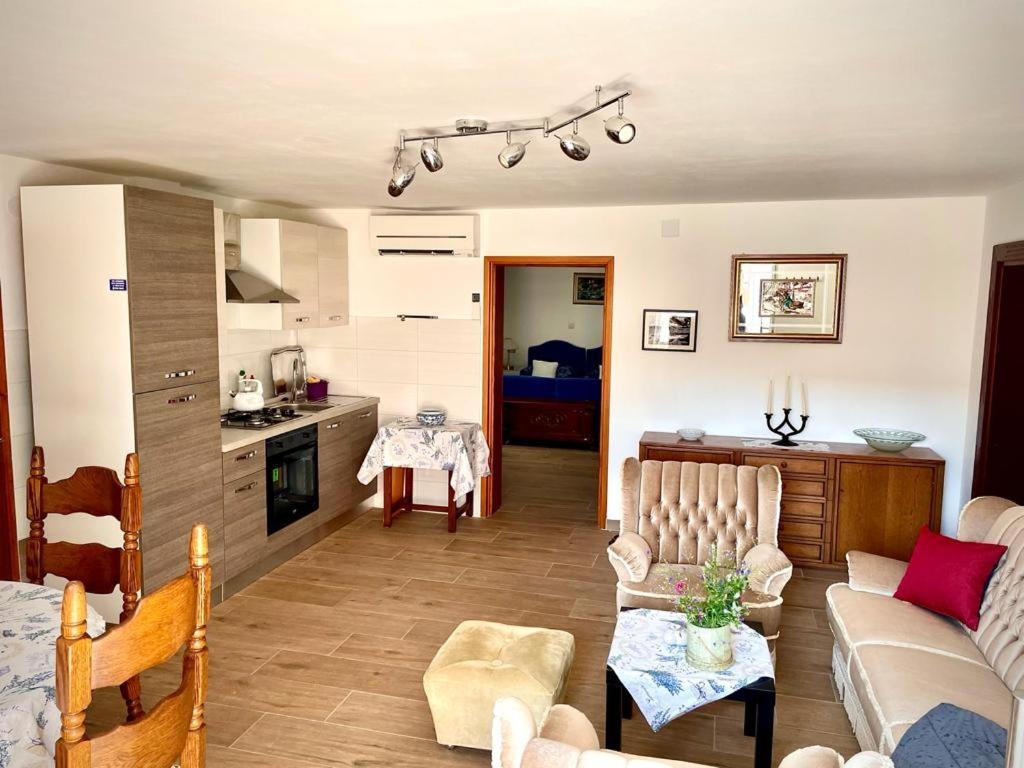Apartments Villa-Passat بوريتش الغرفة الصورة
